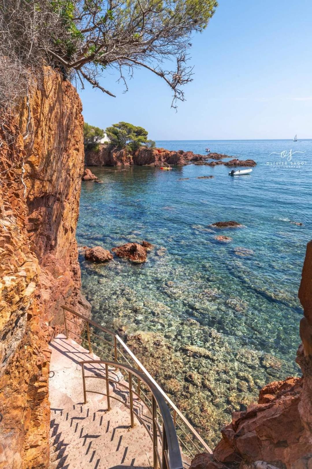 Petit Paradis Vue Mer- Plage Et Calanques A 3 Mn Saint-Raphaël Buitenkant foto